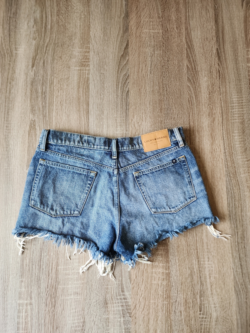 Lucky Jeans Women’s High-Rise Blue Denim Cutoff Shorts 8/29 - Picture 4 of 5